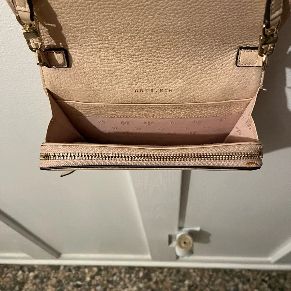 Tory Burch Pink Leather Crossbody Bag/Wallet - Picture 7 of 10